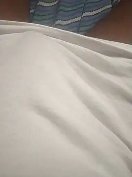 Sunnyhoney143 Show in webcam
