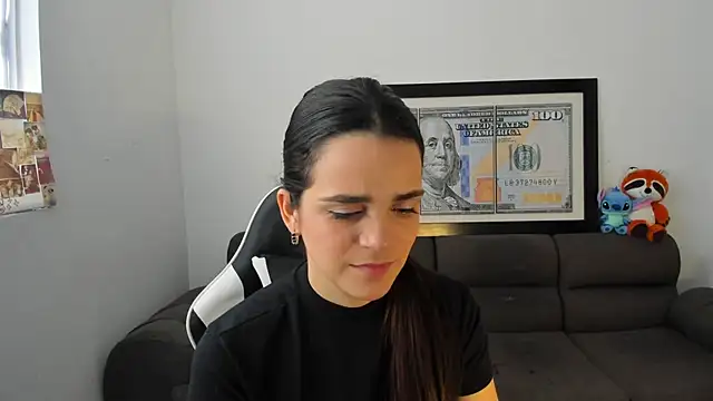 LucianaMoreau 现场XXX聊天