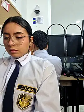 Chat +18 de Angela__05 ao vivo