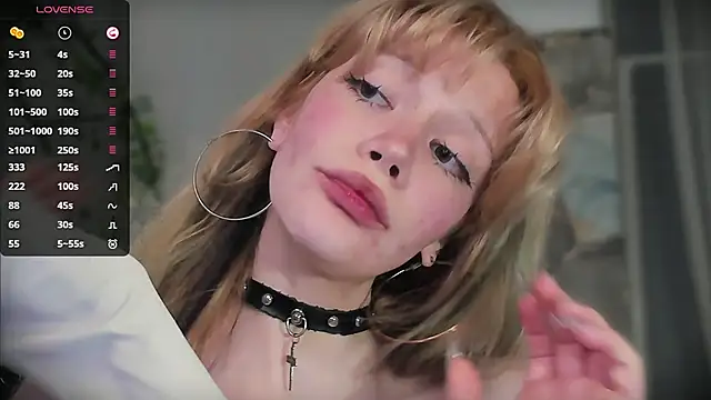 boobsybootie: онлайн-секс-чат