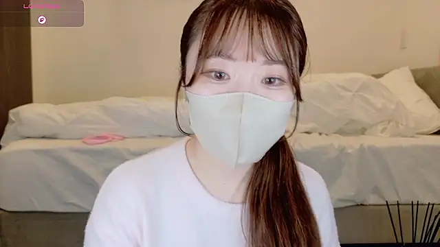 yura_ra_ra's Live XXX Chat