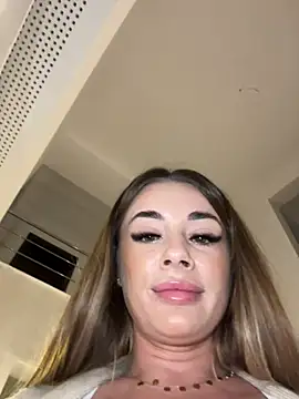 IsabellaEtthan 即時 XXX 聊天