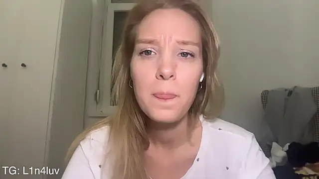 AIicaparkerc élő XXX-chatje