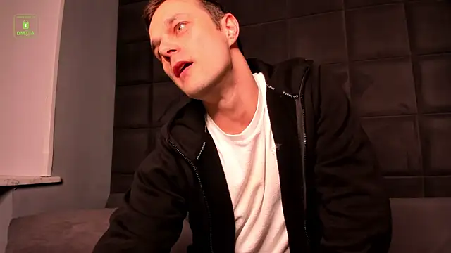 Chatroom XXX en direct de BrandonNorris
