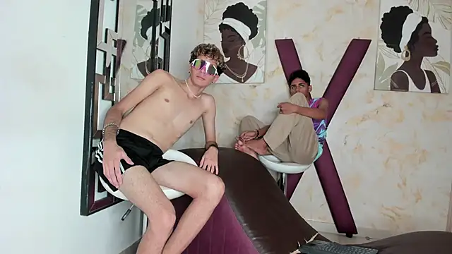 COUPLES_BOYS – Live XXX-chat