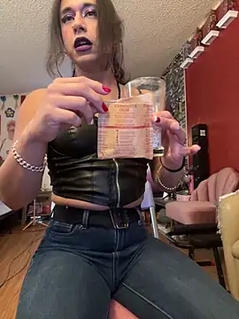 TranSexualJade95 Adlı Modelin Canlı XXX Sohbeti