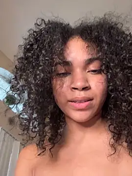 Kiki_hammyy's Live Chat Room
