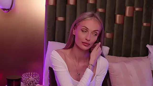 AmeliaAngel Chat XXX in diretta