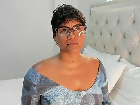 Chat +18 de NenaAngeel1 ao vivo