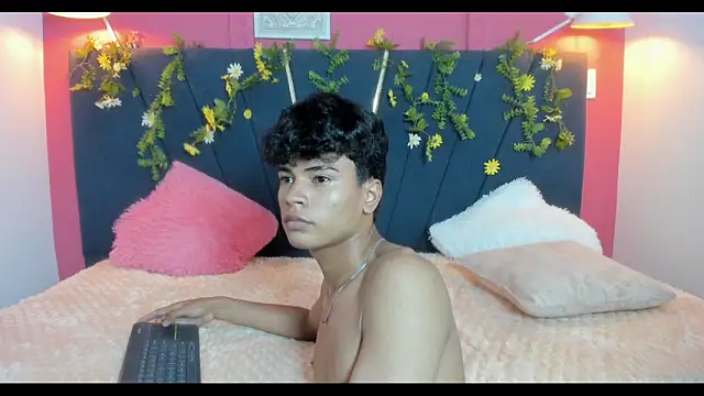 jacob_cum23 লাইভ XXX চ্যাট
