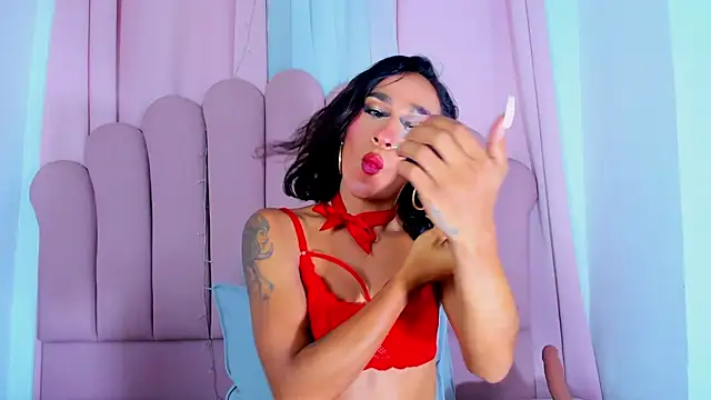 Chat +18 de NicoleMadrird ao vivo