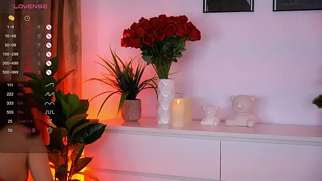 دردشة AishaSins الجنسية المباشرة