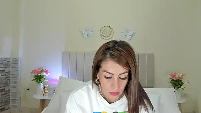 Valeria_Cruz83: онлайн-секс-чат