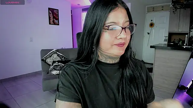 Unatatuada's Live XXX Chat