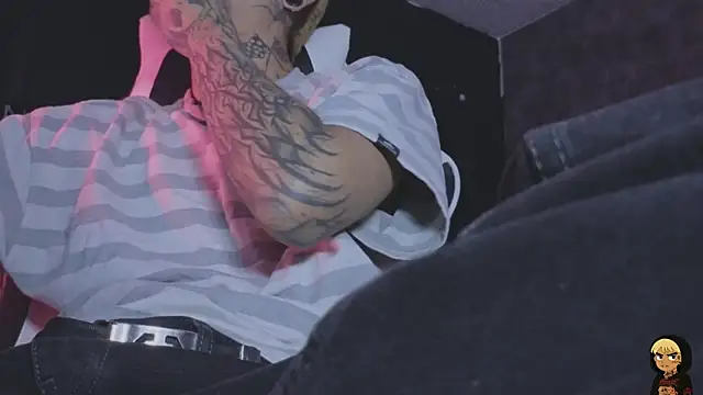 AcidMiloのライブXXXチャット