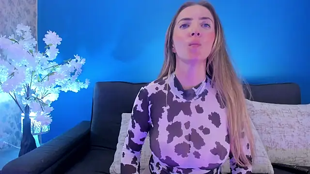 BellaMarieX's Live XXX Chat