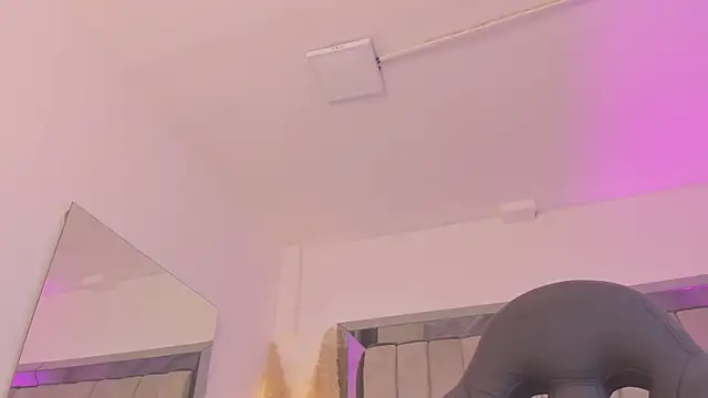 EmmaBeel's Live XXX Chat