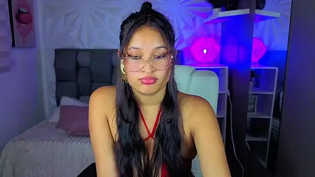 Milenka-5's Live XXX Chat