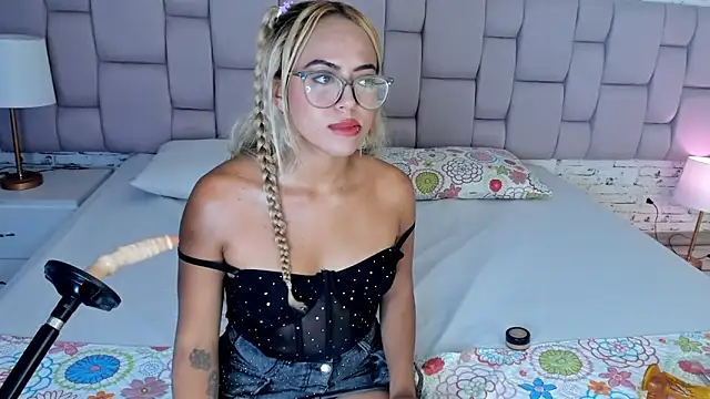 CristyBloom live XXX chat