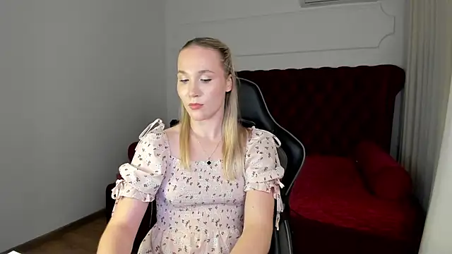 ElaraVoltage Chat XXX in diretta