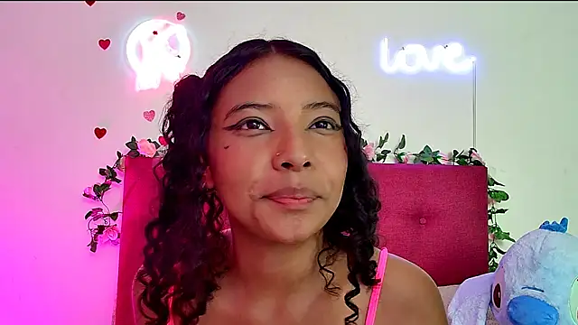 Ellie_Cute7 Adlı Modelin Canlı XXX Sohbeti