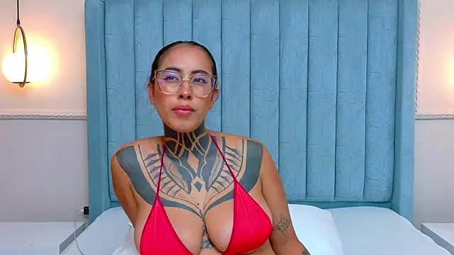 NicoleBlum Chat XXX in diretta