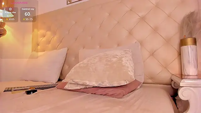 nina_joyce Adlı Modelin Canlı XXX Sohbeti