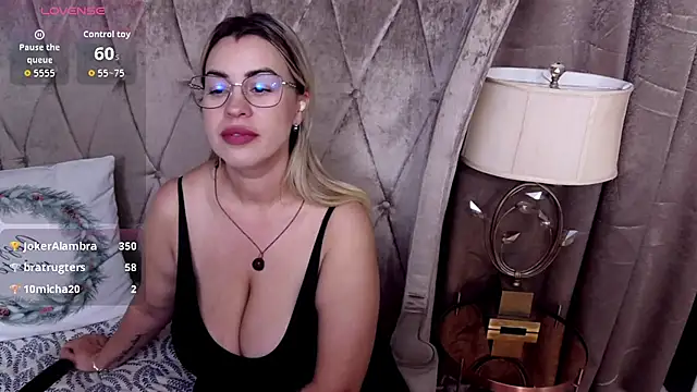 BustyGizelle's Live XXX Chat