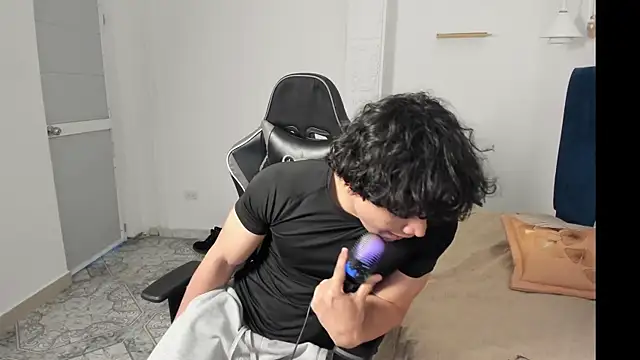Онлайн чат XXX latin_beast4