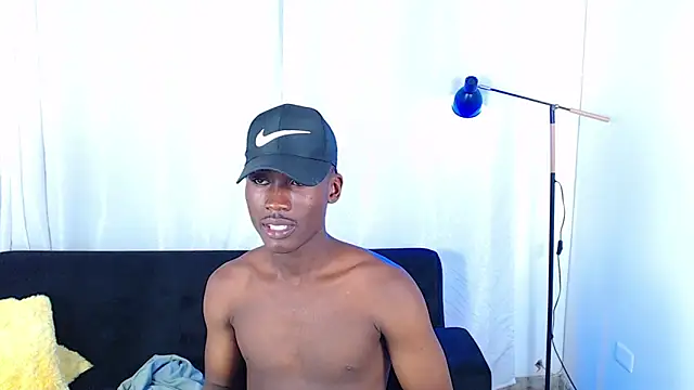 alexaandro18 élő XXX-chatje