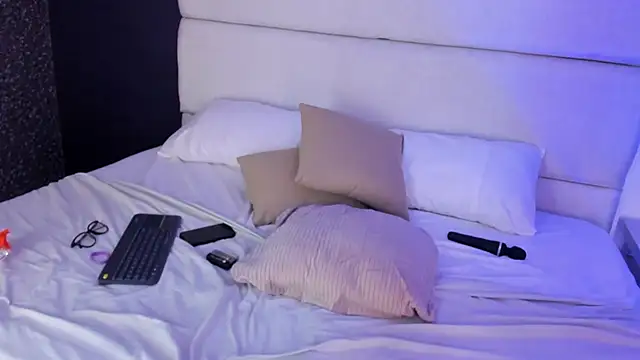 AmmyJones_'s Live XXX Chat
