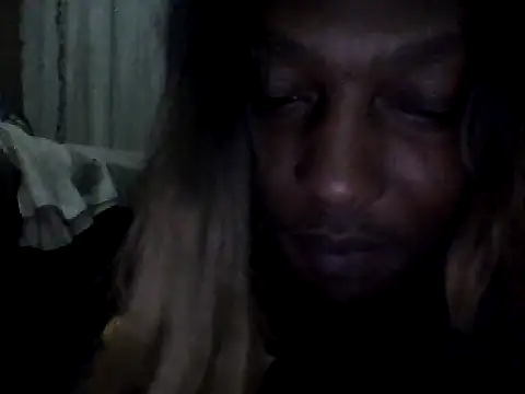 Blackhornybitc's Live XXX Chat