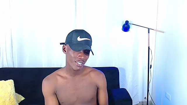 alexaandro18 Chat XXX in diretta