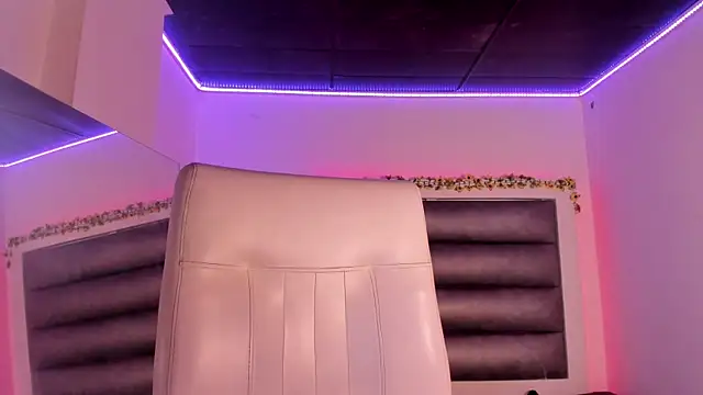 adhalee_js XXX чат на живо