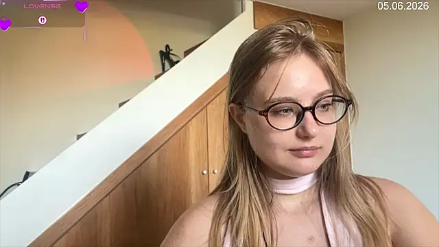 JacyWinslat Adlı Modelin Canlı XXX Sohbeti