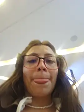 mmm-Virginia – Naživo XXX chat