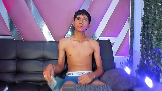 KevCokk Chat XXX in diretta