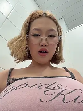 Aiko_Yumi লাইভ XXX চ্যাট