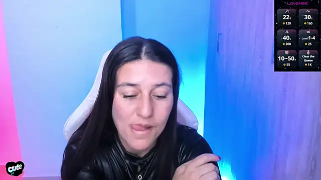 Saskyaa Live XXX Chat