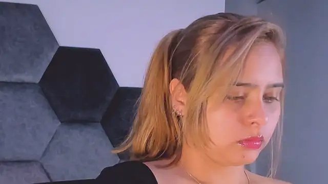 Živý XXX chat MikaelaStone