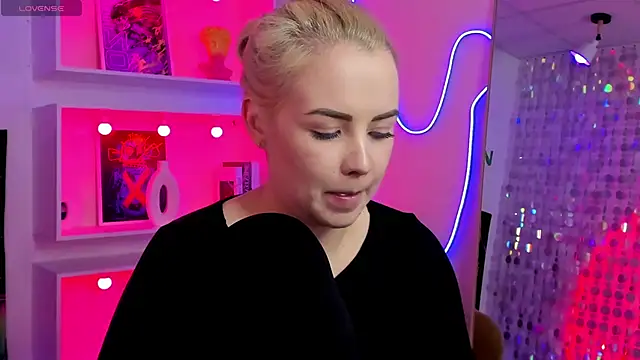StephanieSweety Adlı Modelin Canlı XXX Sohbeti