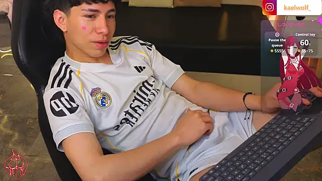 Chat +18 de kaelwolf_tay ao vivo