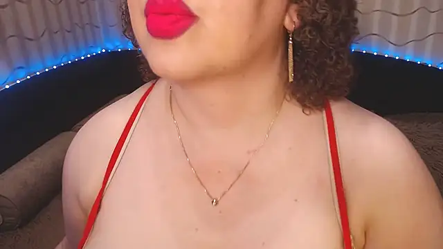 XXX chat uživo modela BustyKatty