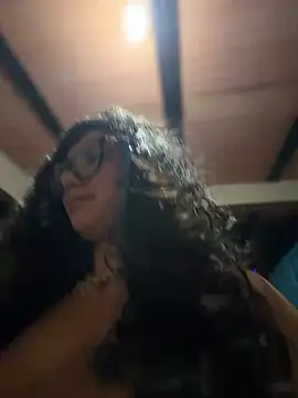 Chat XXX en directo de Simone_Miller