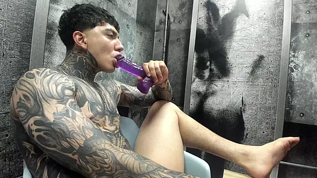 Chat +18 de Gury_tattoo ao vivo