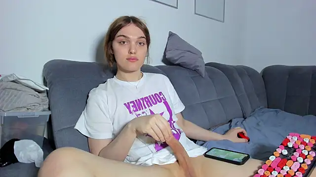 EmiliaRhodes' Live Chat Room
