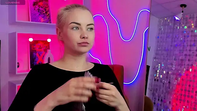StephanieSweety Adlı Modelin Canlı XXX Sohbeti