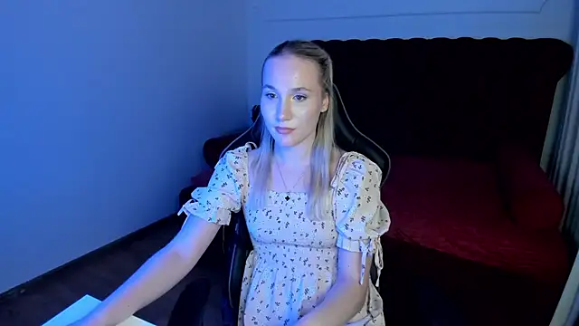 ElaraVoltage Adlı Modelin Canlı XXX Sohbeti