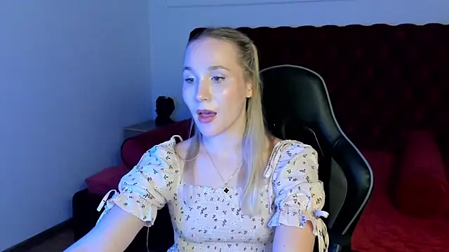Chat XXX en directo de ElaraVoltage