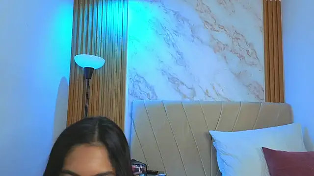 XXX chat uživo modela j_belle_